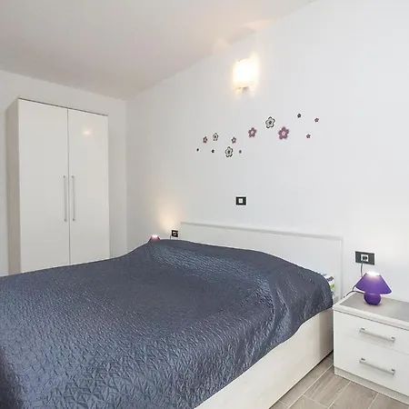 Two-bedroom In Ii Appartement *